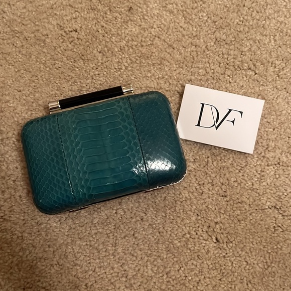 Diane Von Furstenberg Tonda Snake Clutch - Picture 2 of 7